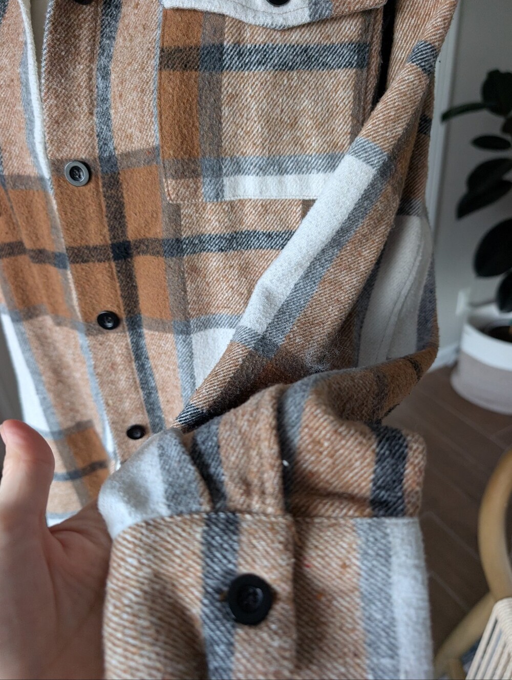 NWT Automet Women's Plaid Flannel Shirt Shacket Jacket - Tan & White Large - Picture 5 of 8